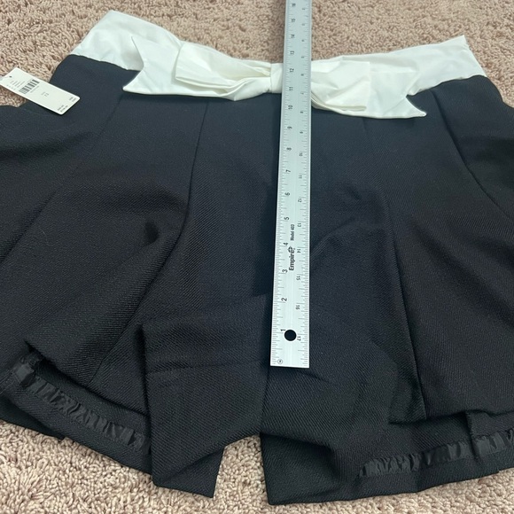 NWT new 12 Anthropologie Maeve paneled skirty shorts black white bow winter - Picture 13 of 17